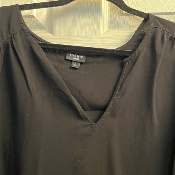 Torrid Women’s Black V-Neck long sleeve Blouse Size 1 - Picture 6 of 9